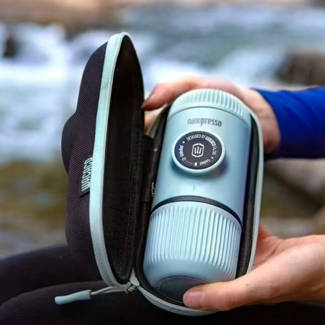 Портативная эспрессо-кофеварка Wacaco Nanopresso голубая с чехлом — Photo 4