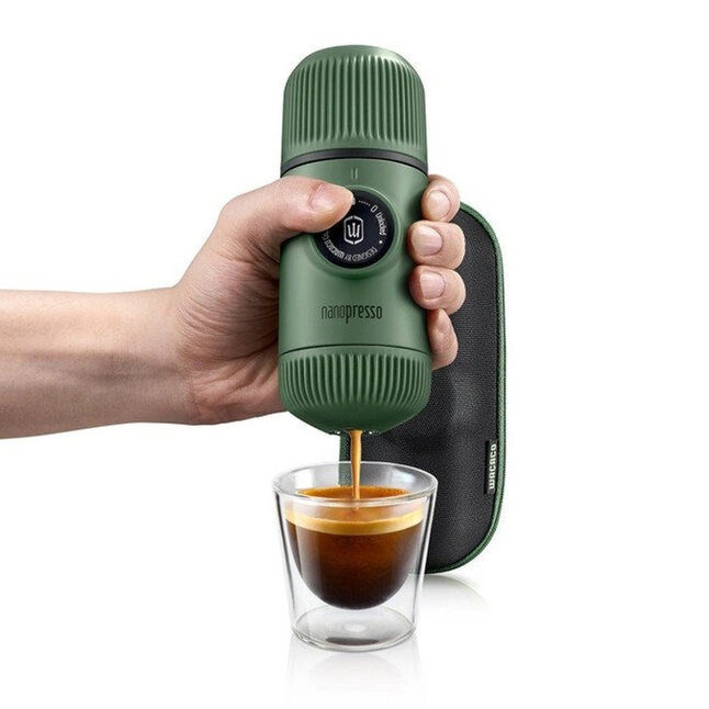 Портативная эспрессо-кофеварка Wacaco Nanopresso зеленая с чехлом — Photo 1